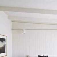 臥室墻壁全白如何裝飾