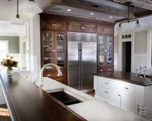 實木櫥柜的整體廚房設計
