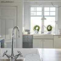 欧式古典别墅厨房白色橱柜装修效果图