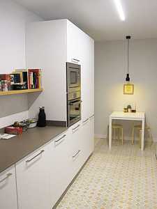 美式風格三居室廚房走廊效果圖